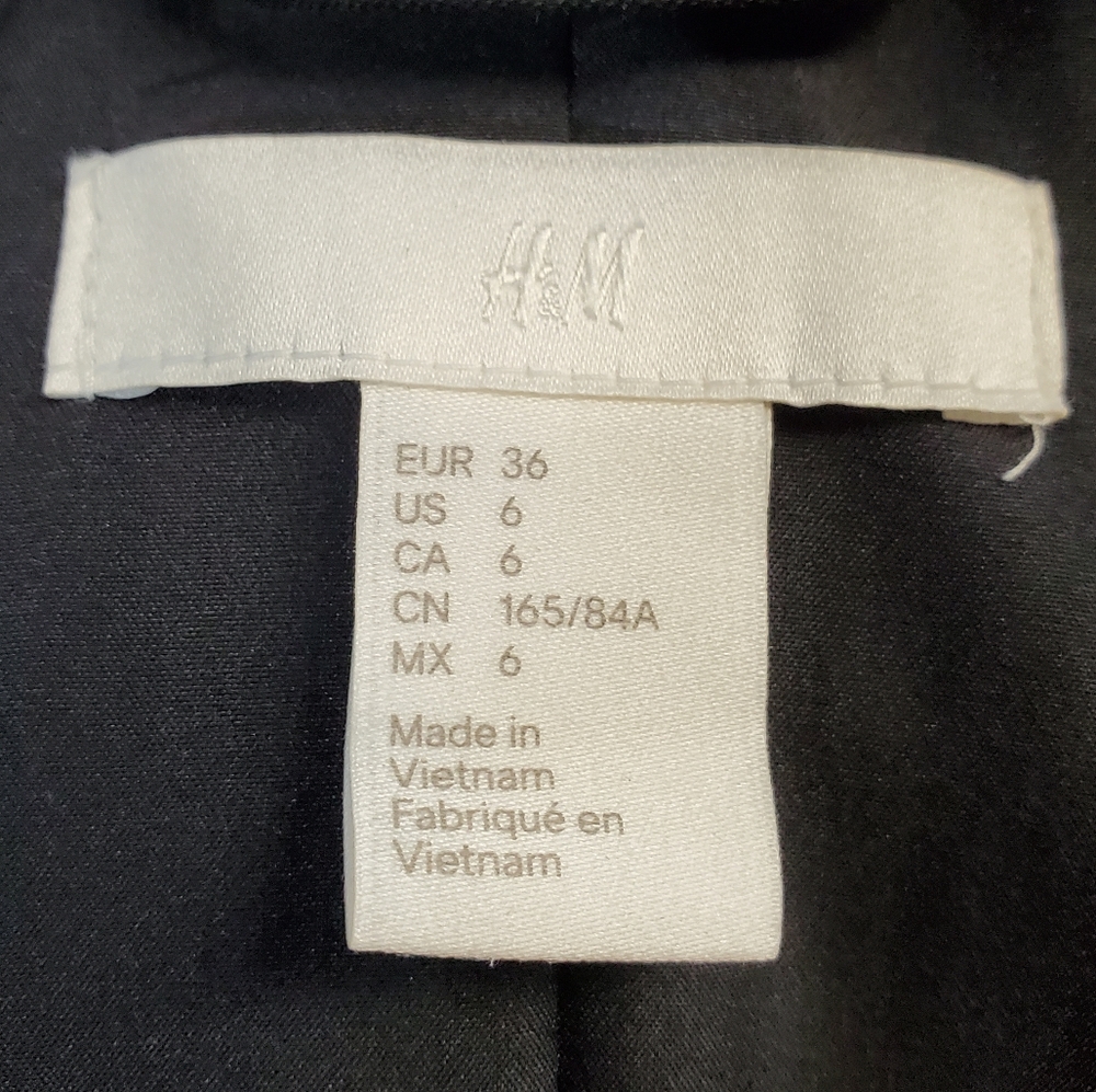 H&M black blazer - Picture 7 of 9